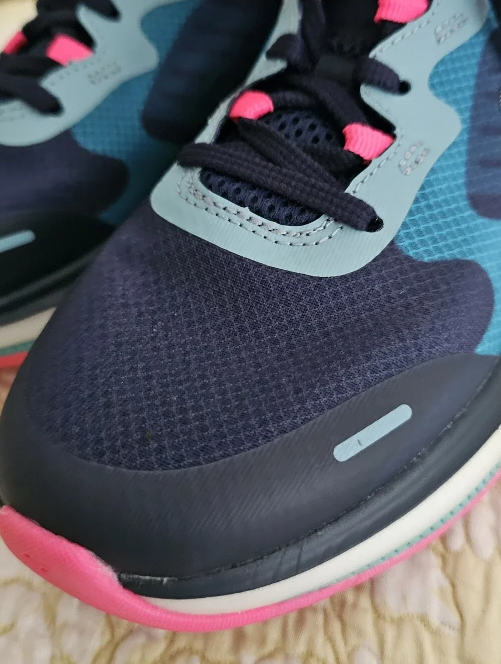 NWOB - Skechers GO Walk Hyper Burst - 6.5